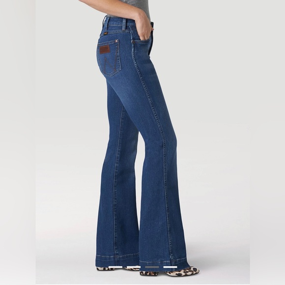Wrangler Denim - Wrangler, size 32, blue flare jeans